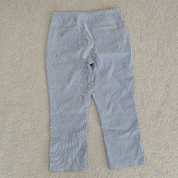 Striped High-Waisted Pants - Picture 2 of 7